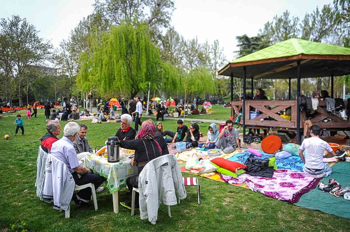 Sizdah Bedar is the tradition of leaving the house and picnicking outdoors.